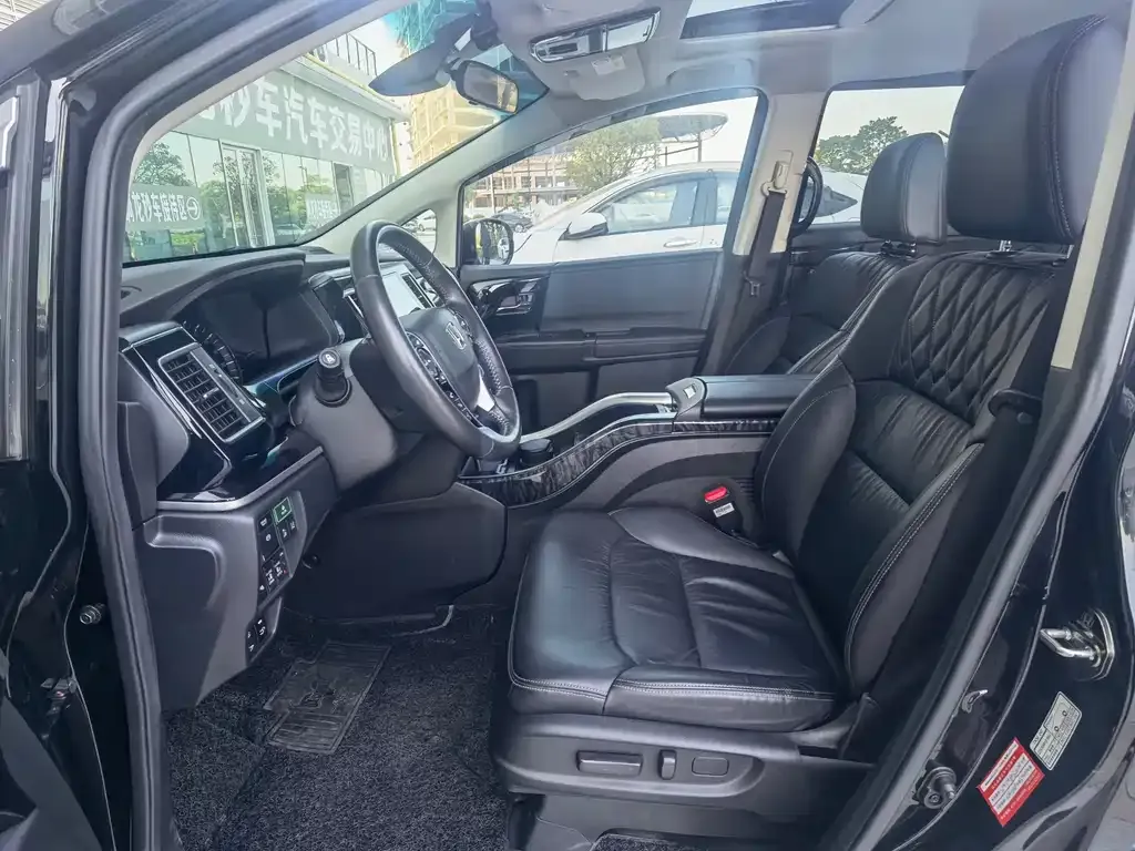 Honda Elysion 2021 из CN, фото 4