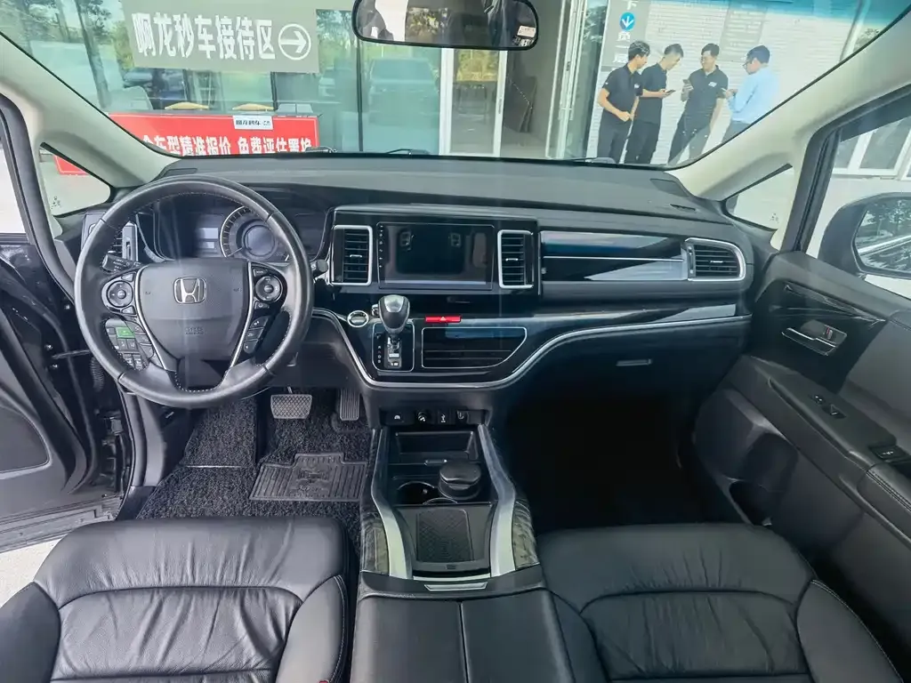 Honda Elysion 2021 из CN, фото 6