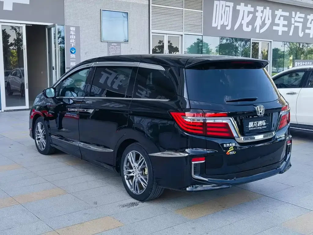 Honda Elysion 2021 из CN, фото 7