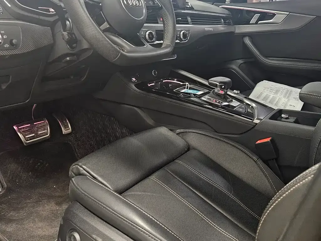 Audi A4L 2024 из CN, фото 3
