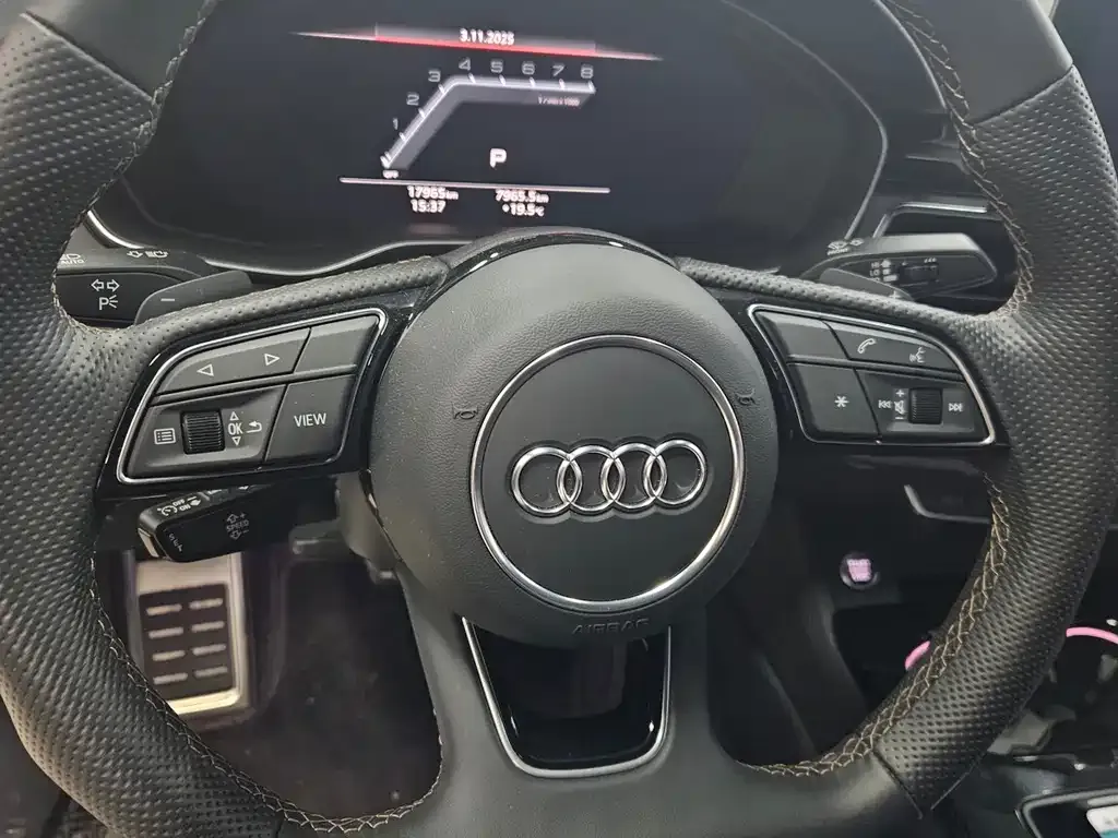 Audi A4L 2024 из CN, фото 4