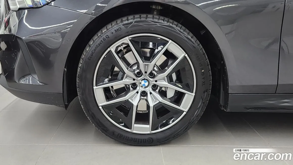BMW 5-Series 2024 из KR, фото 5