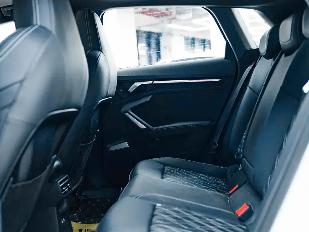 Audi A3 2025 из CN, фото 9
