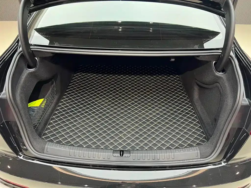 Audi A6L 2024 из CN, фото 7
