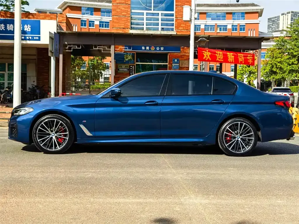 BMW 5 Series — фото 4