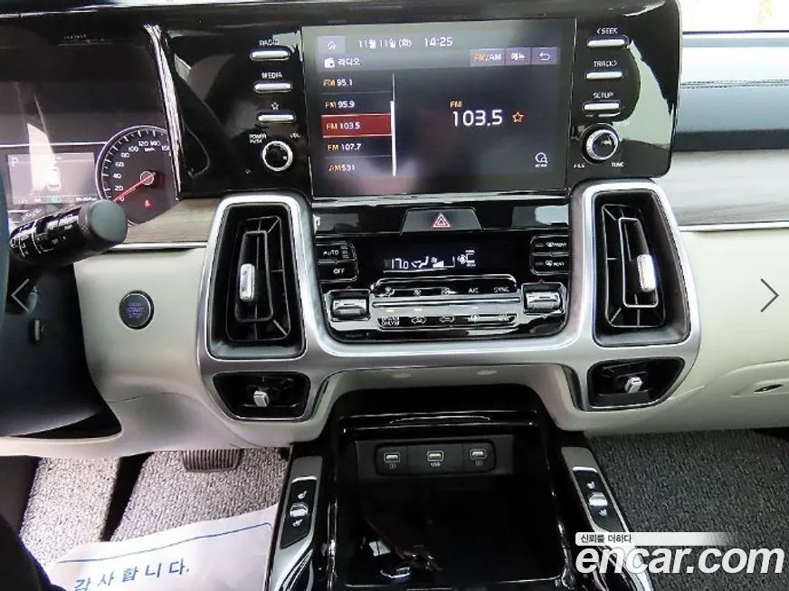Kia Sorento — фото 10