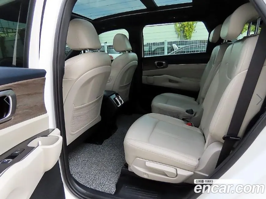 Kia Sorento — фото 6