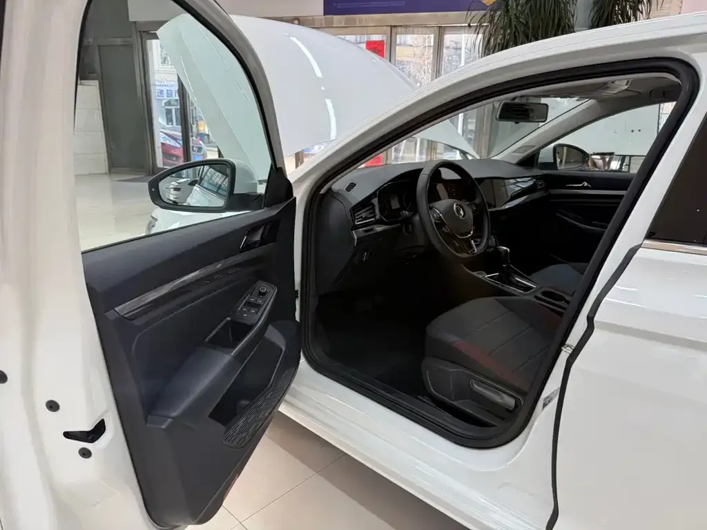 Volkswagen Bora 2021 из CN, фото 7