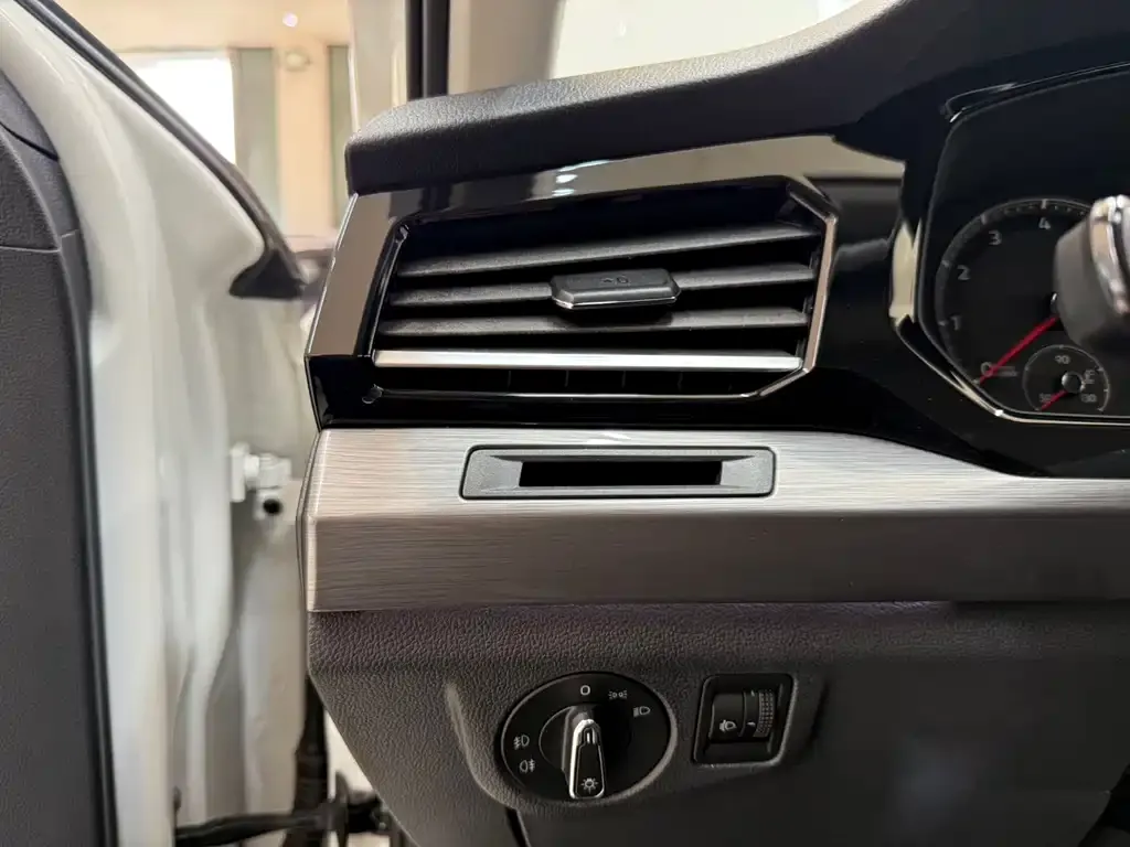 Volkswagen Bora 2021 из CN, фото 8