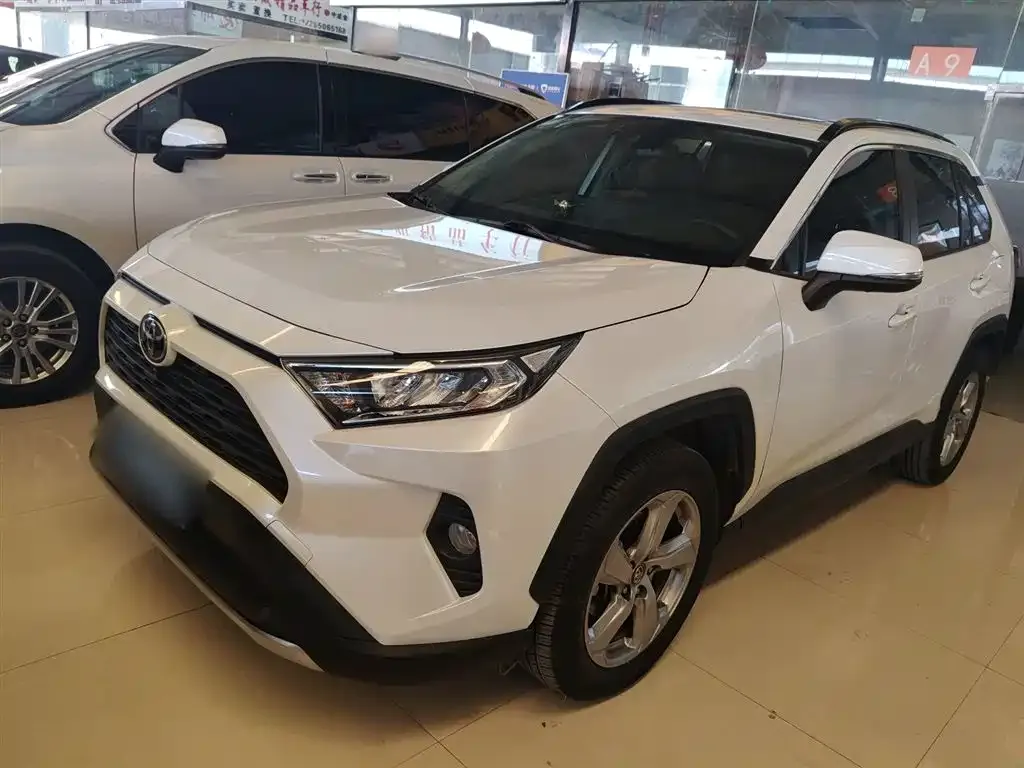 Toyota RAV4 2022 из CN, фото 1