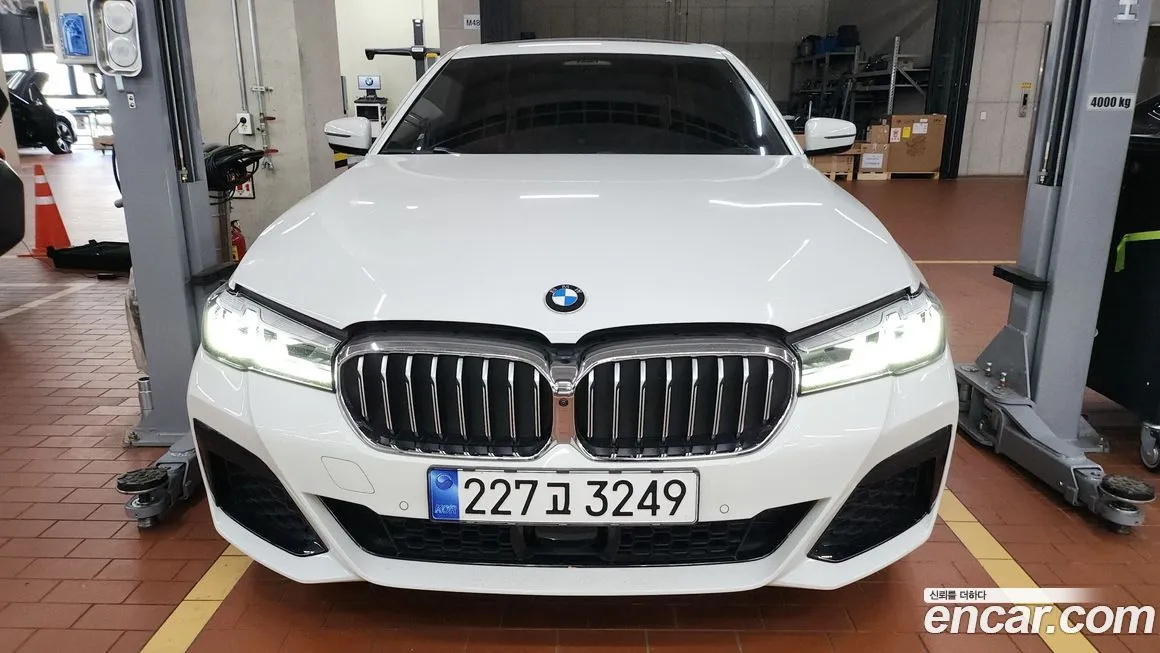 BMW 5-Series — фото 1