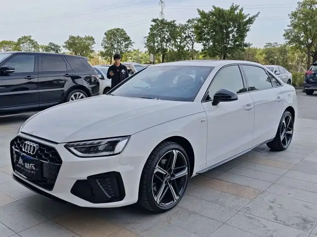 Audi A4L 2024 из CN, фото 1