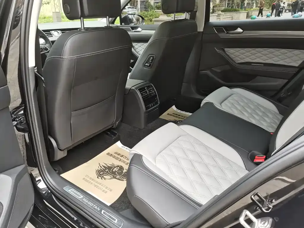 Volkswagen Magotan 2023 из CN, фото 8