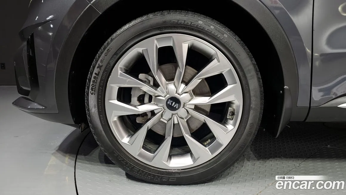 Kia Sorento — фото 5