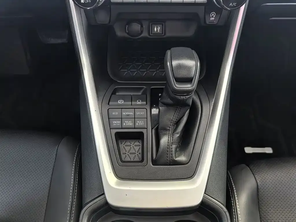 Toyota RAV4 2021 из CN, фото 2
