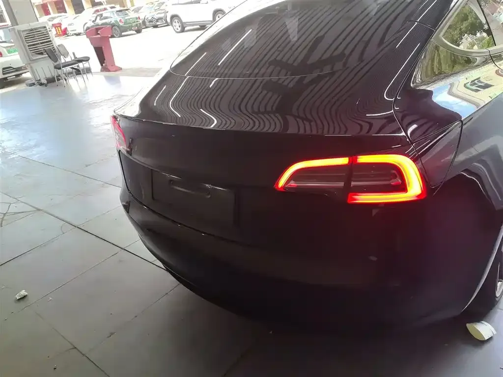 Tesla Model 3 — фото 6