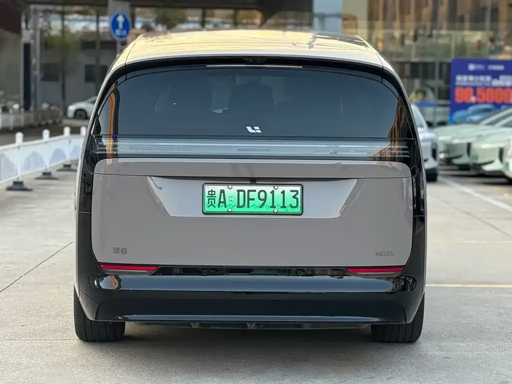 Li Auto MEGA — фото 9