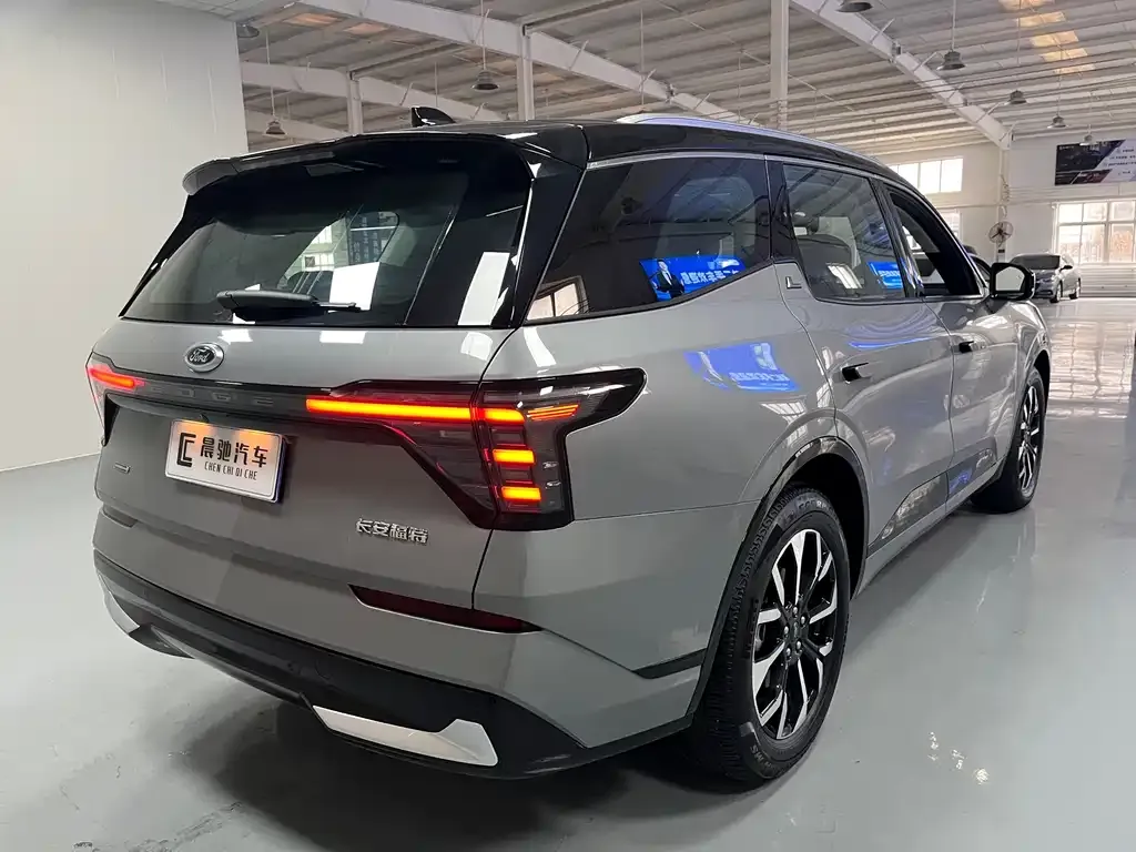 Ford Edge — фото 4