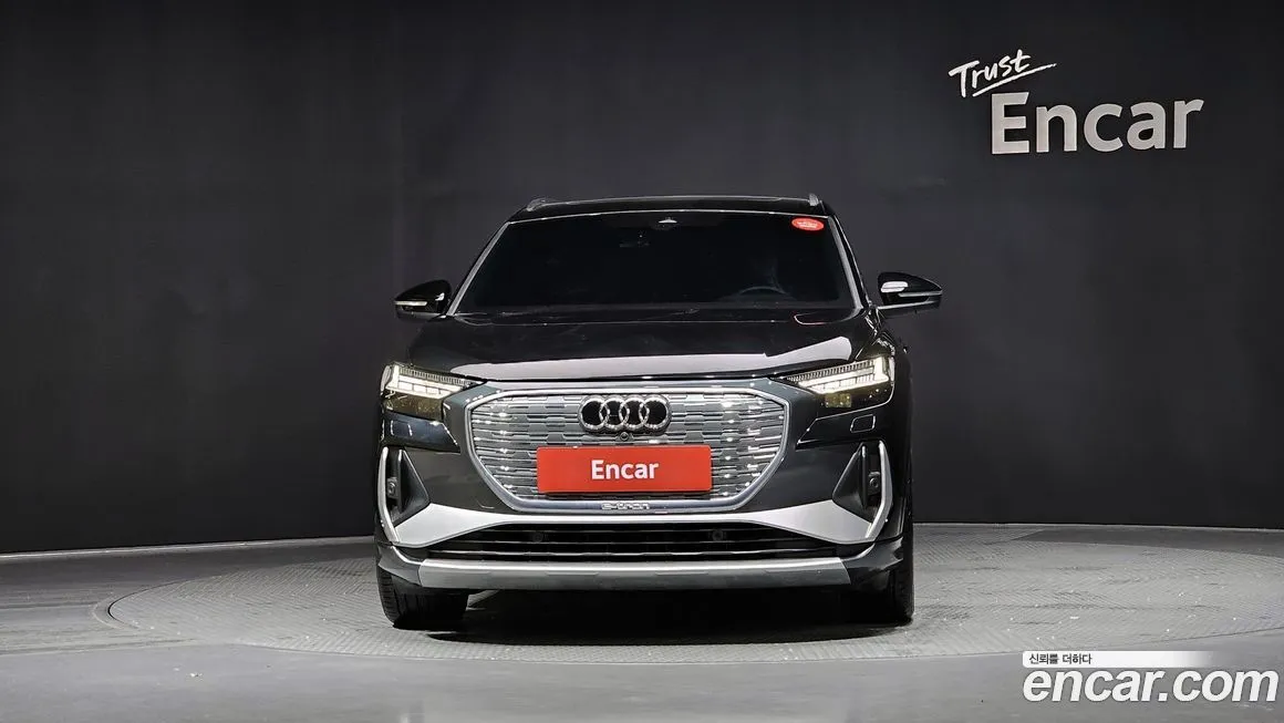 Audi Q4 e-tron — фото 3