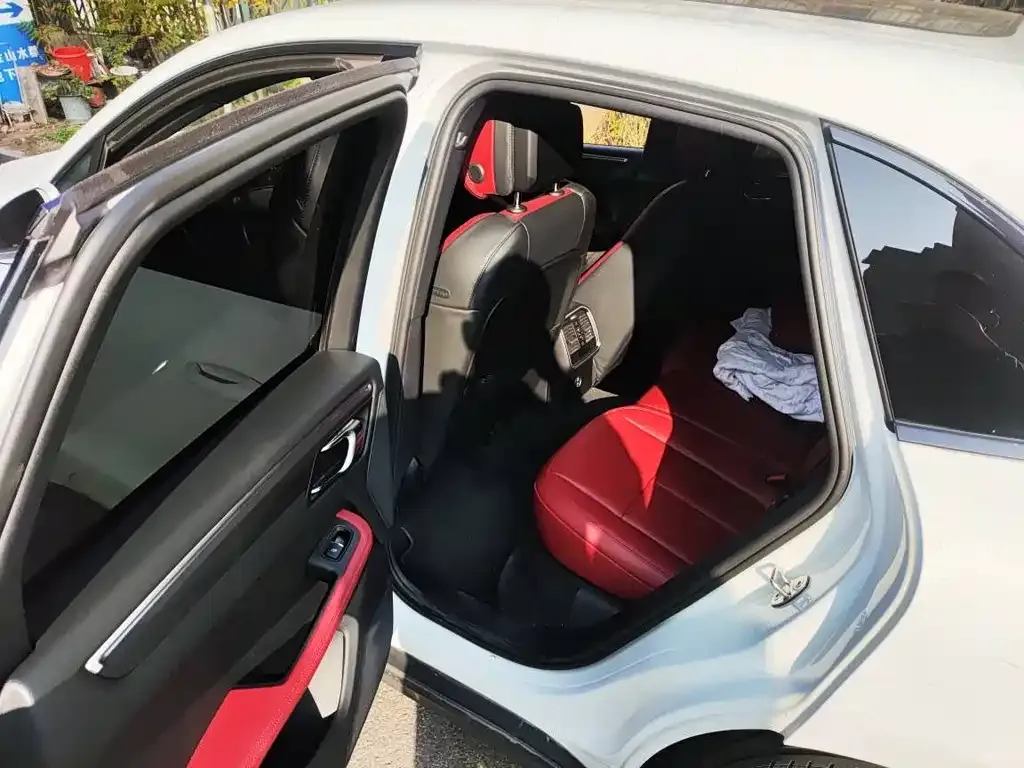 Porsche Macan 2023 из CN, фото 3