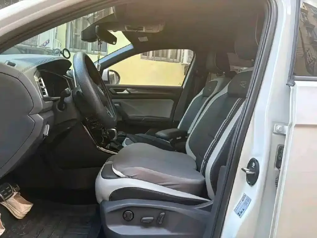 Volkswagen T-Roc 2023 из CN, фото 4