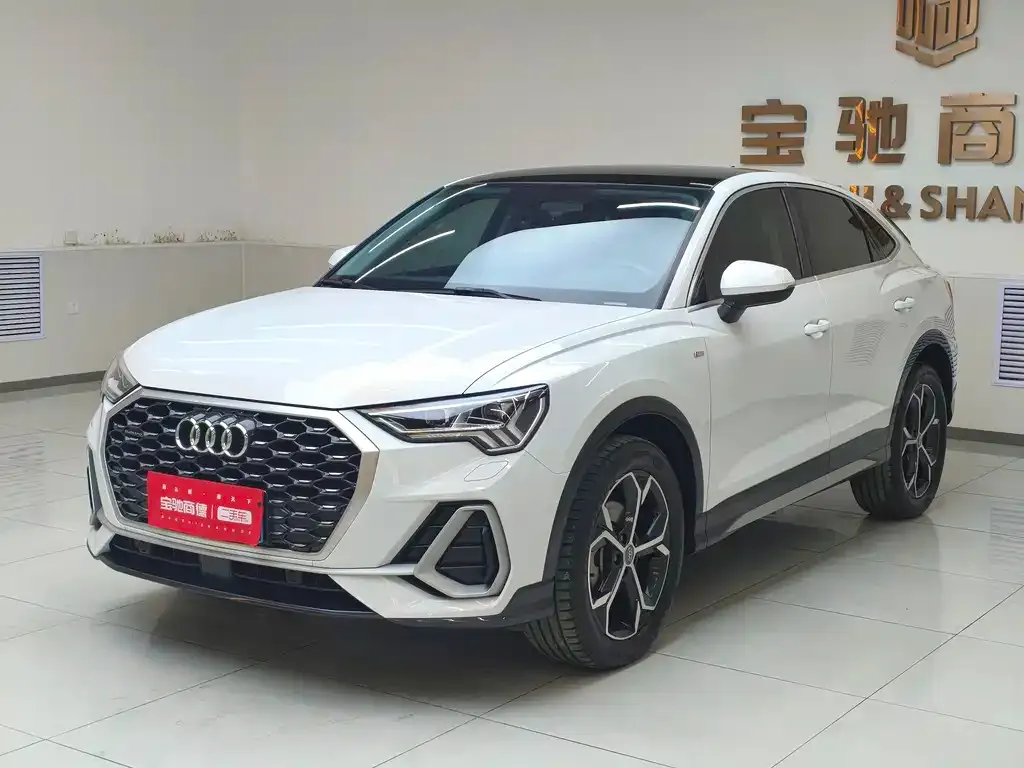 Audi Q3 Sportback — фото 1