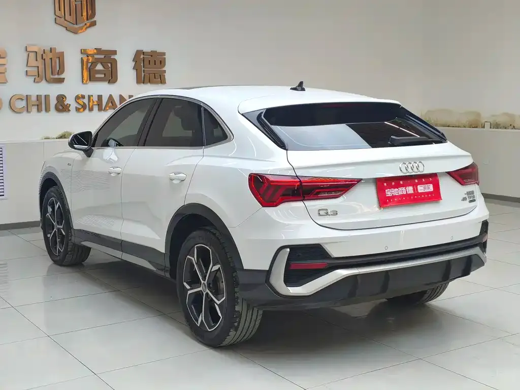 Audi Q3 Sportback — фото 8