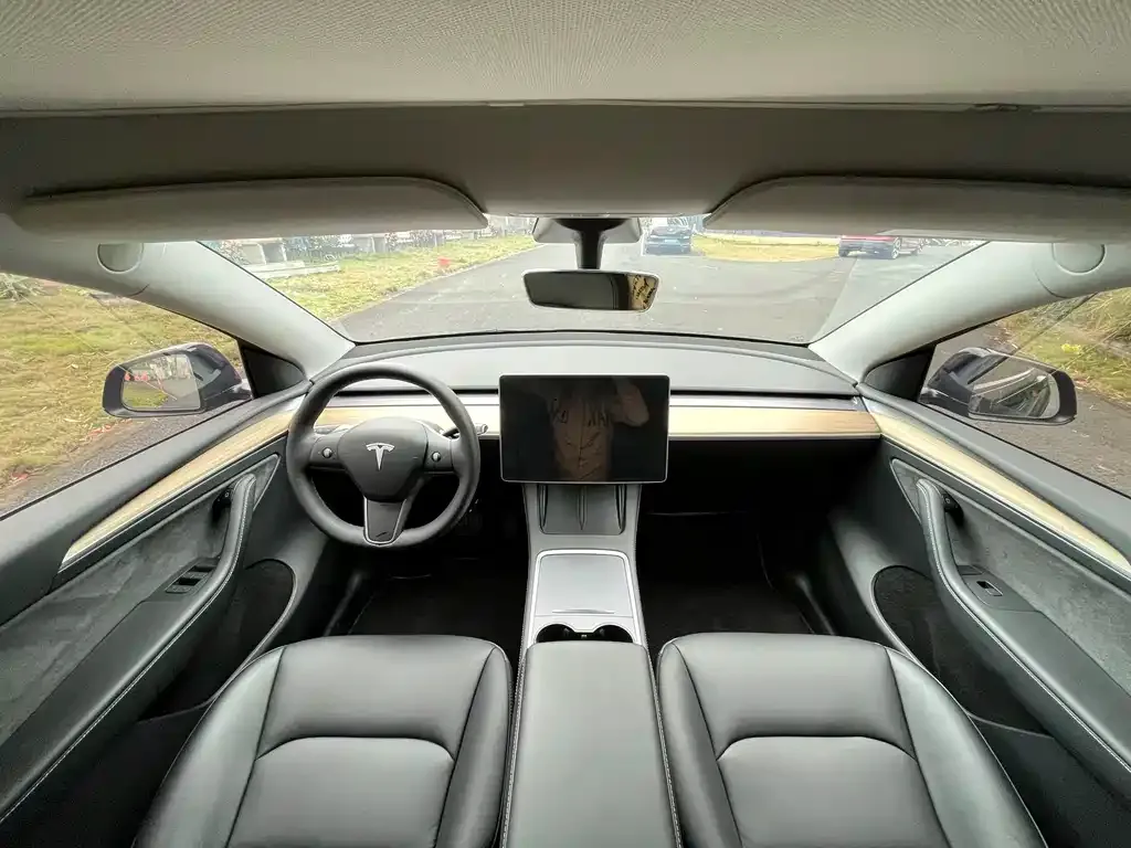 Tesla Model Y — фото 6
