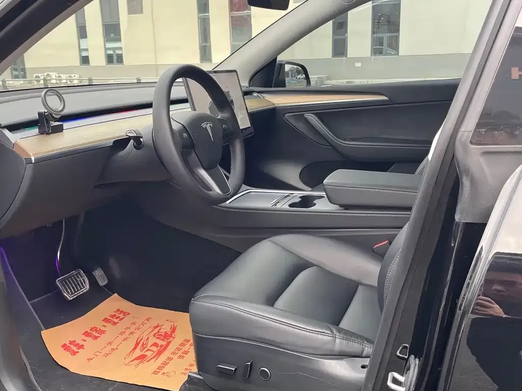 Tesla Model Y — фото 4