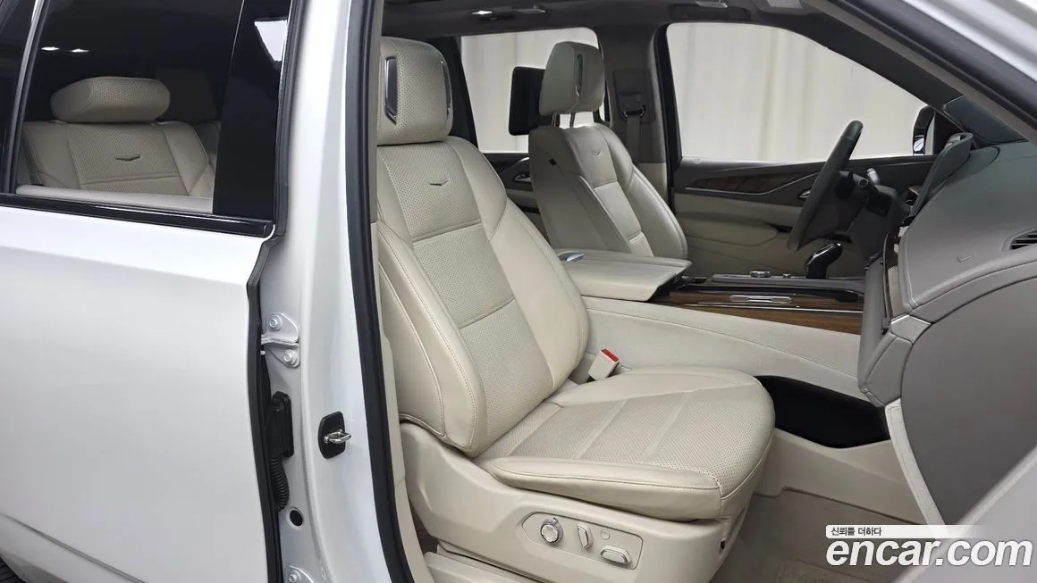 Cadillac Escalade 2022 из KR, фото 10