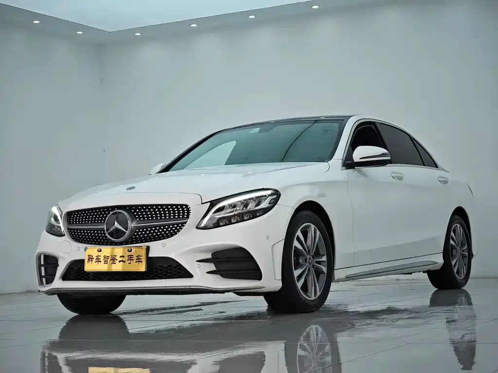 Mercedes-Benz C-Class — фото 1