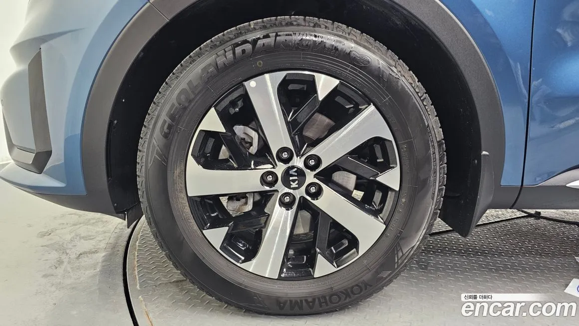 Kia Sorento — фото 5