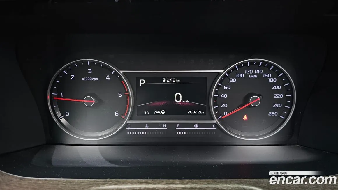 Kia Sorento — фото 8