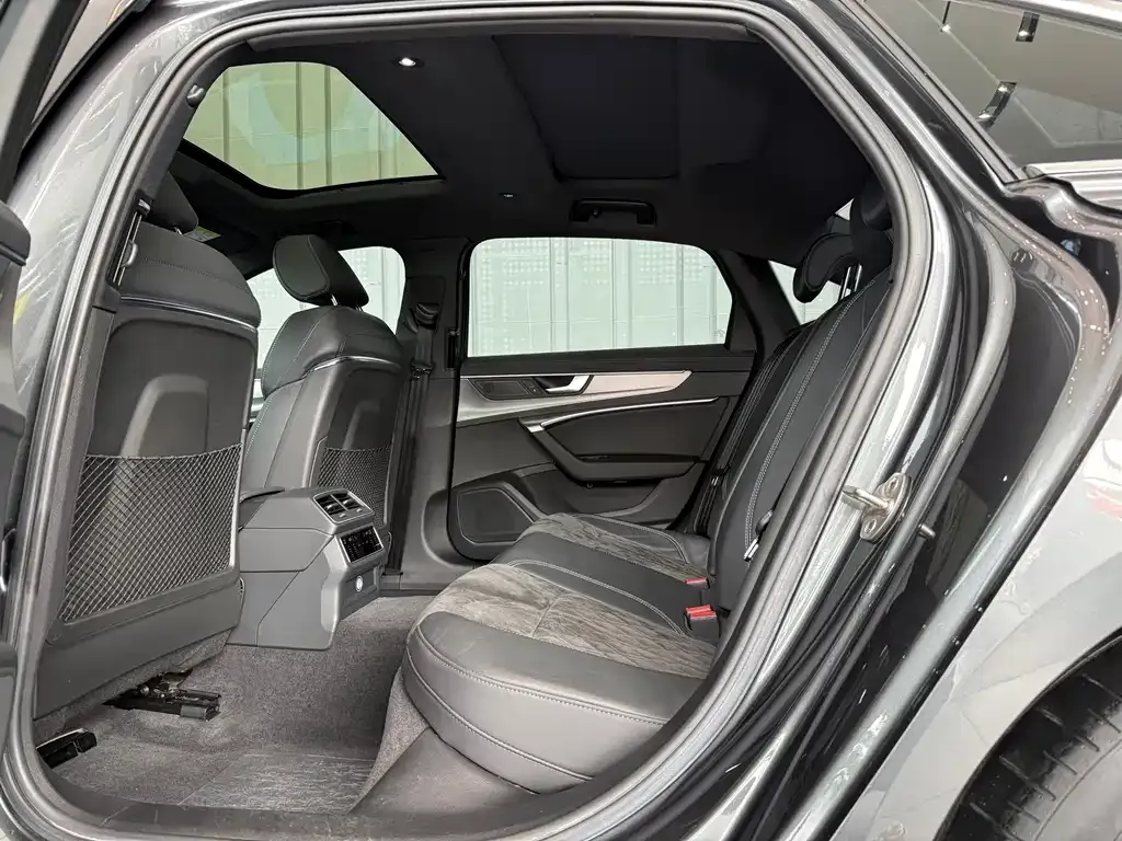 Audi A6L 2021 из CN, фото 10