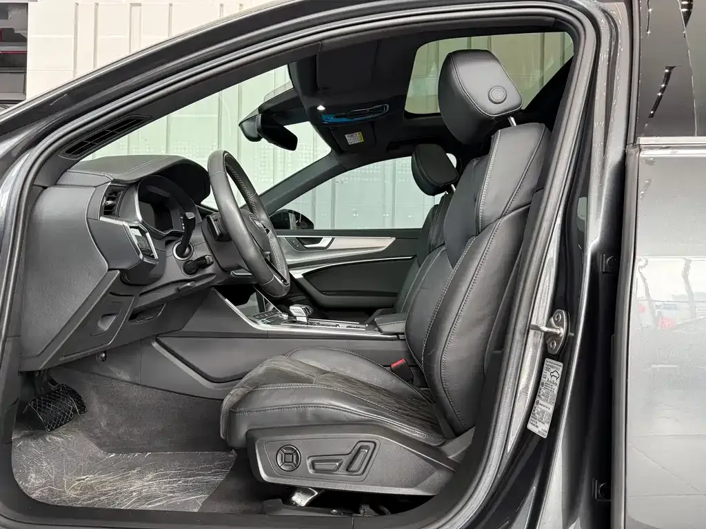 Audi A6L 2021 из CN, фото 8