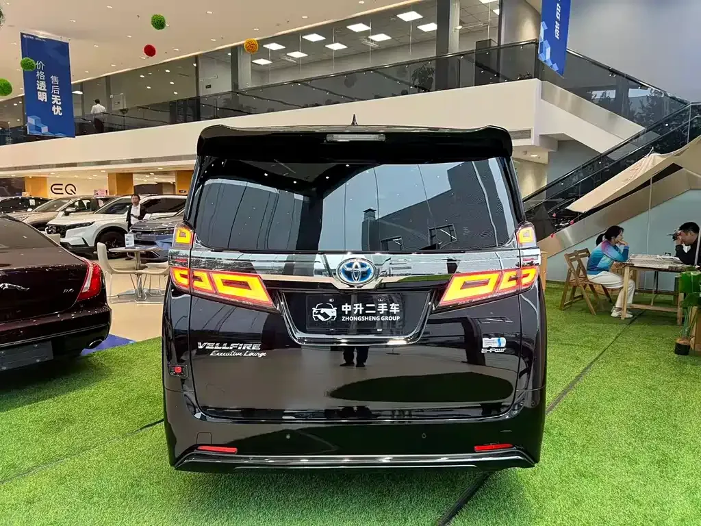Toyota Vellfire — фото 4