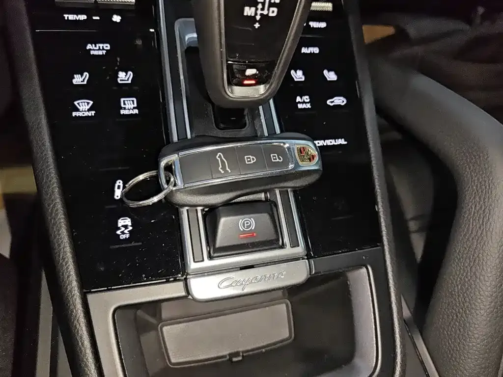 Porsche Cayenne Hybrid — фото 9