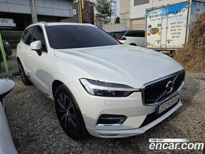Volvo XC60 — фото 1
