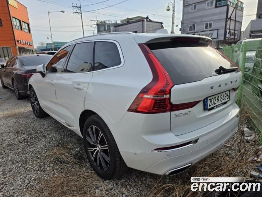 Volvo XC60 — фото 4