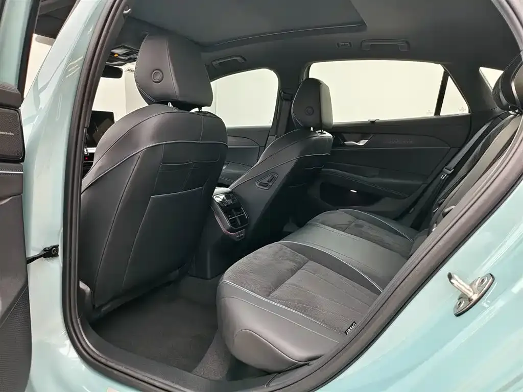 Volkswagen Passat — фото 8