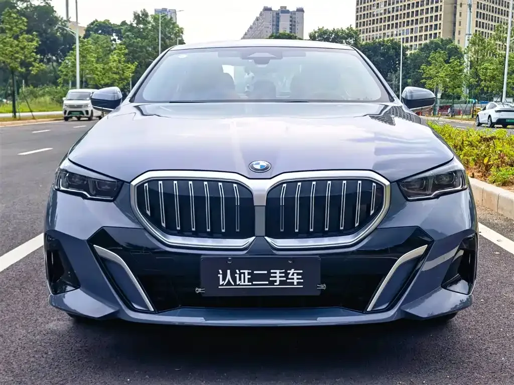 BMW 5 Series — фото 2