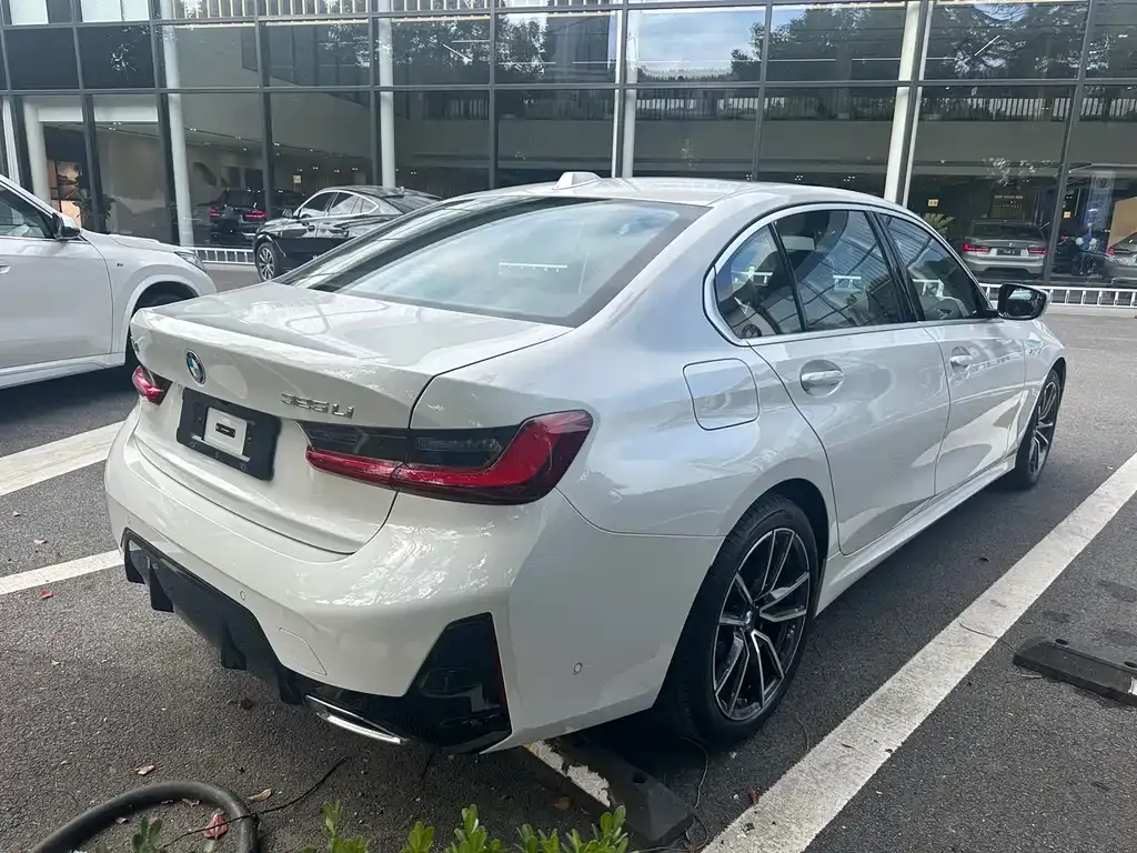 BMW 3 Series 2025 из CN, фото 2