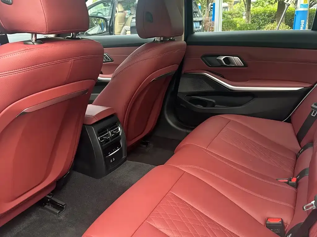 BMW 3 Series 2025 из CN, фото 6