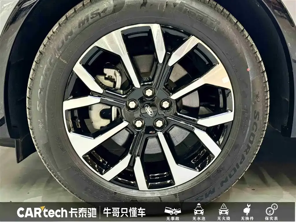 Ford Edge — фото 10
