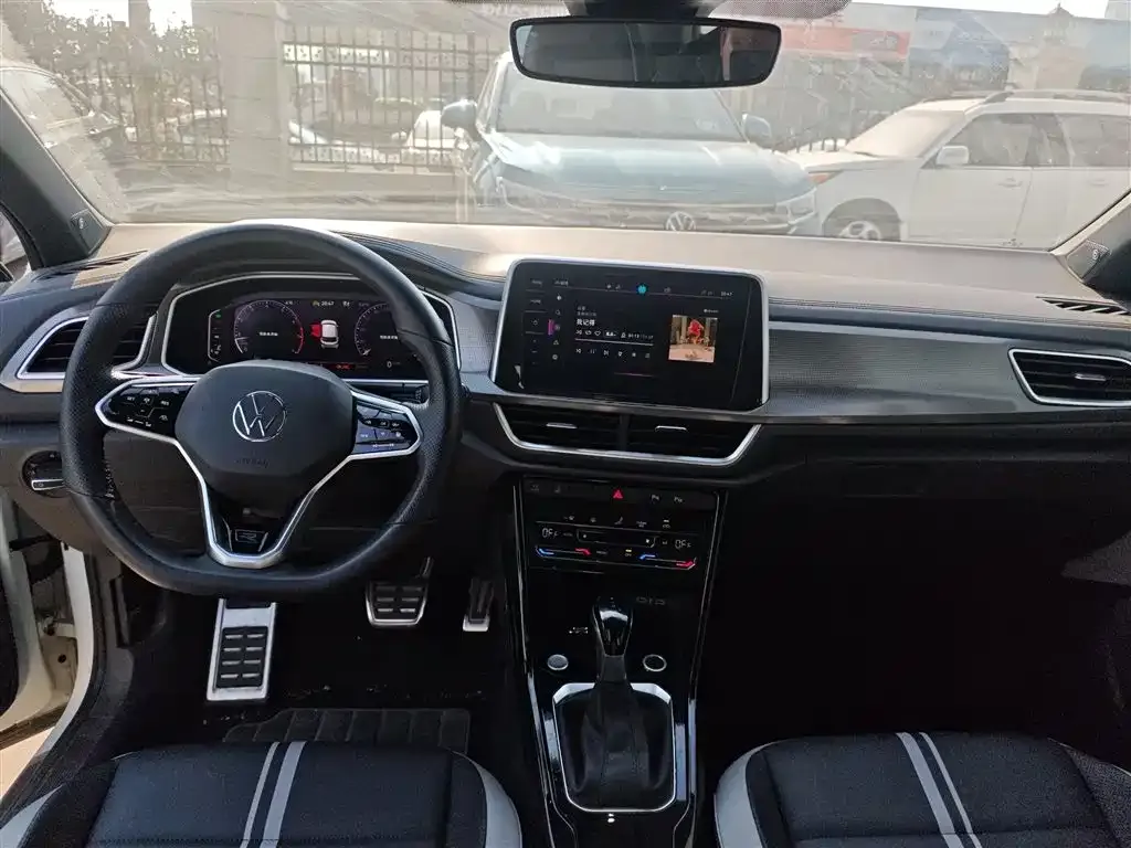 Volkswagen T-Roc 2023 из CN, фото 10