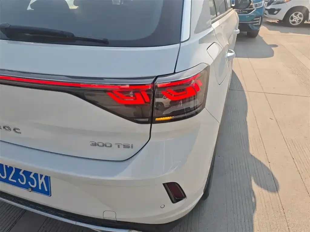 Volkswagen T-Roc 2023 из CN, фото 8