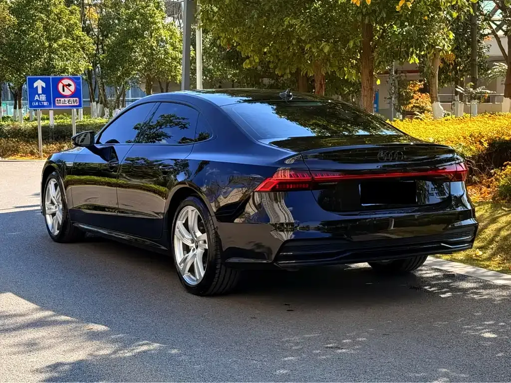 Audi A7L 2023 из CN, фото 3