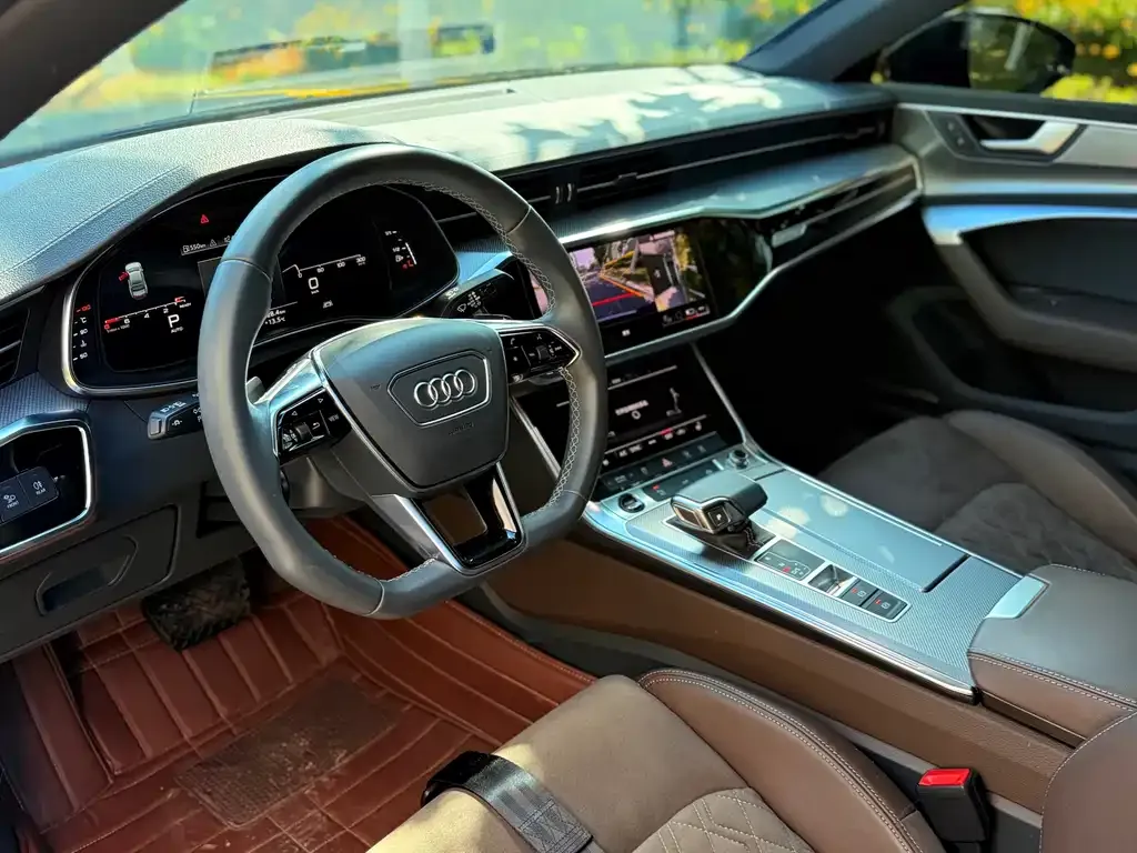 Audi A7L 2023 из CN, фото 5