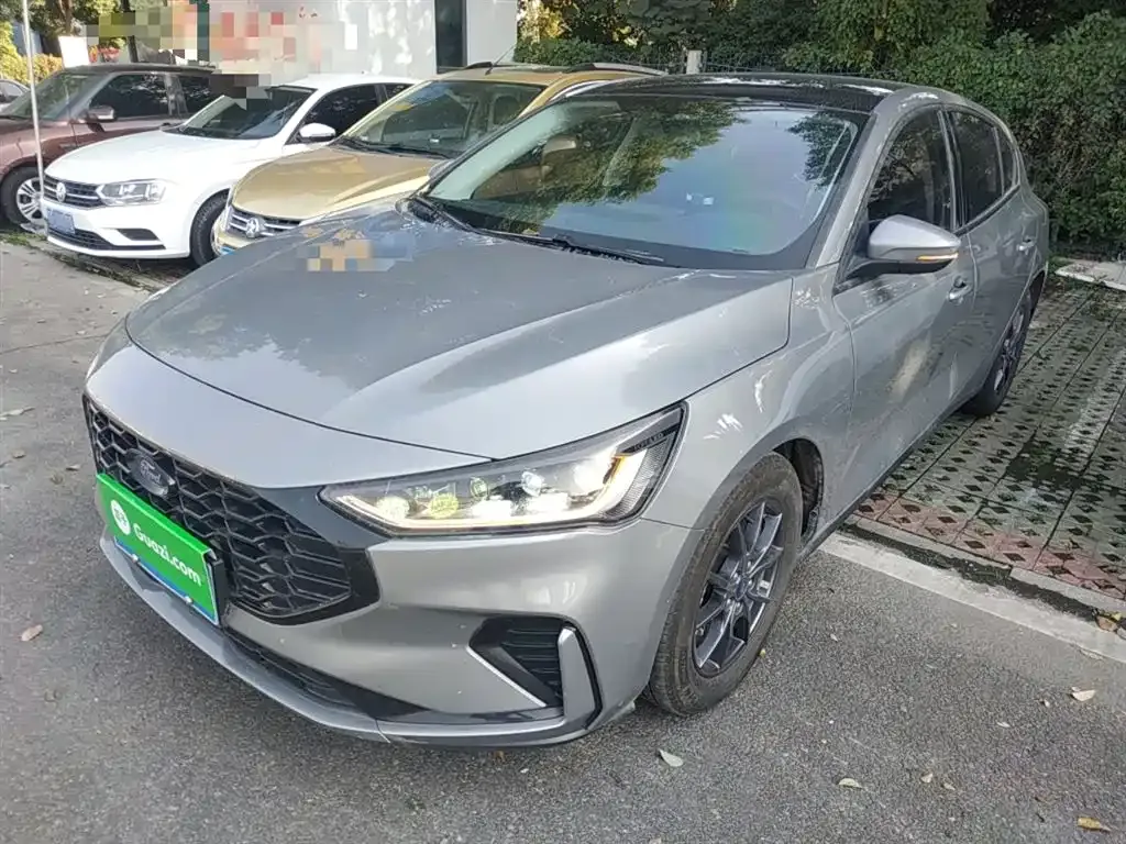 Ford Focus 2023 из CN, фото 2