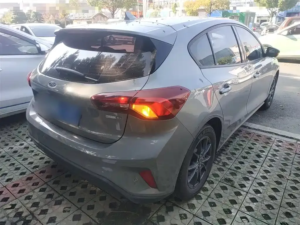 Ford Focus 2023 из CN, фото 7